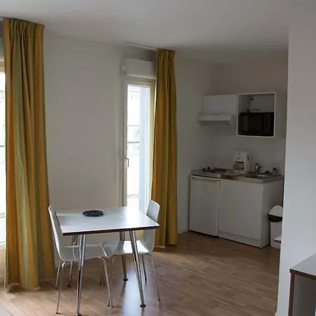 Zenitude Serena Apartment
